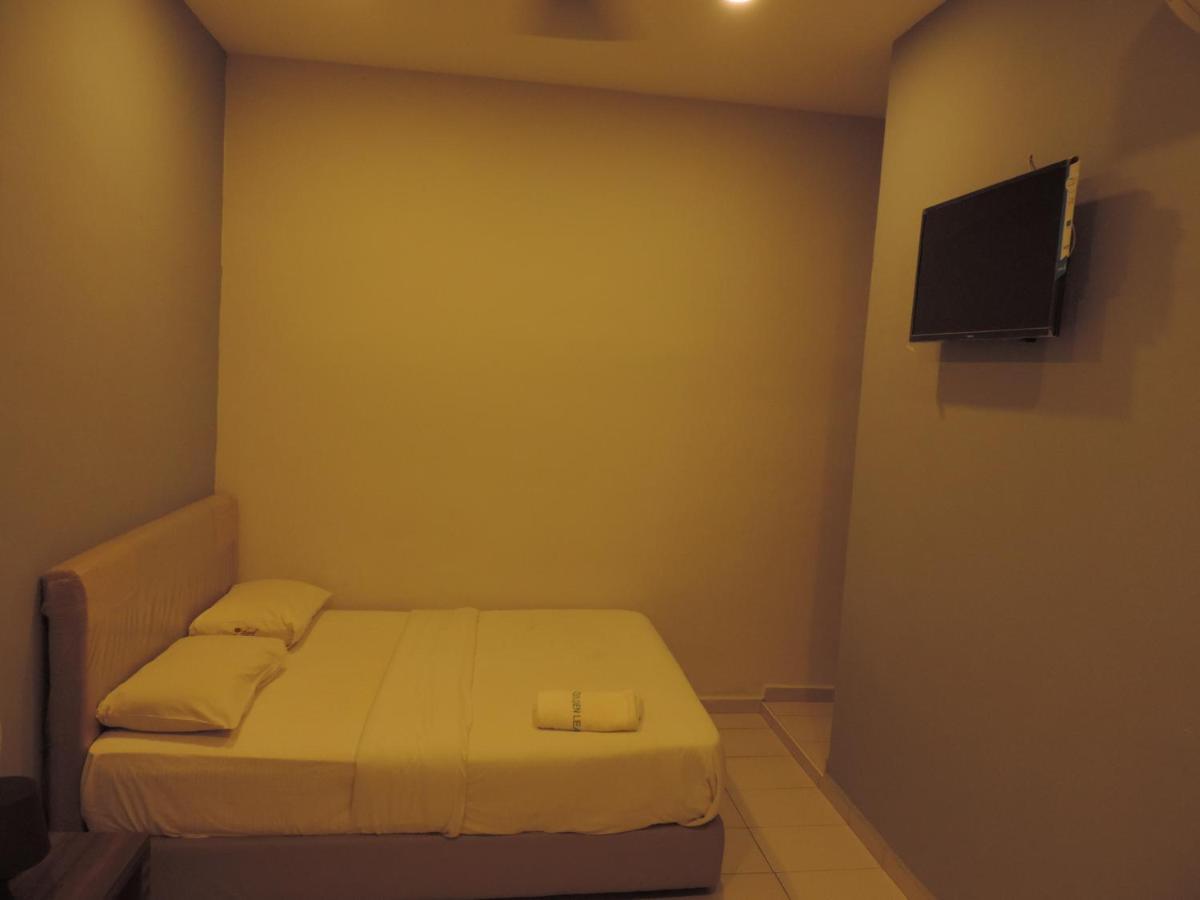 Golden Leaf Danga Bay Hotel