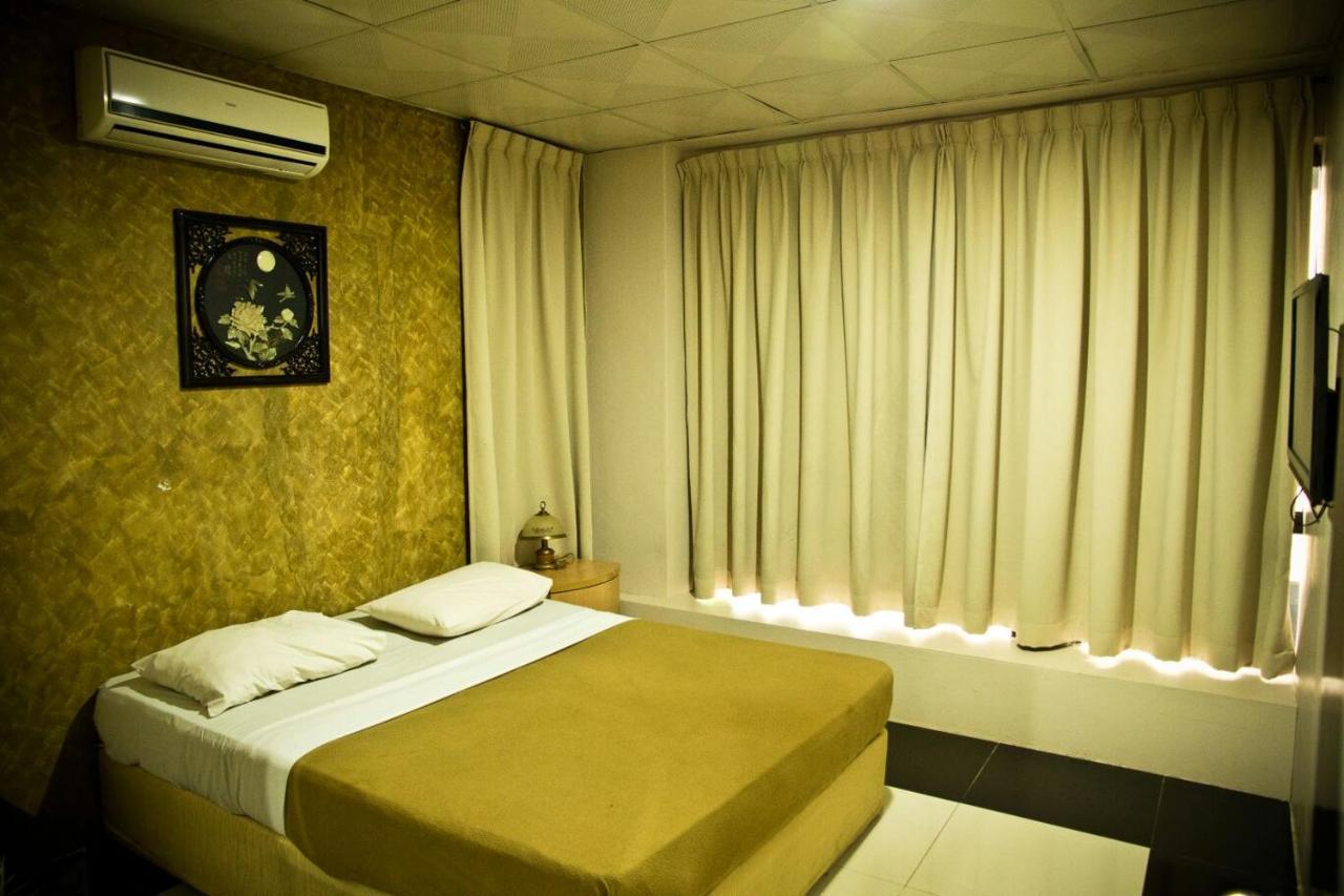 Golden Leaf Danga Bay Hotel *